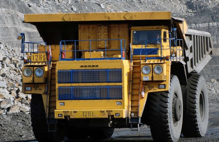 Lebedinsky GOK received new 220-ton BELAZ trucks