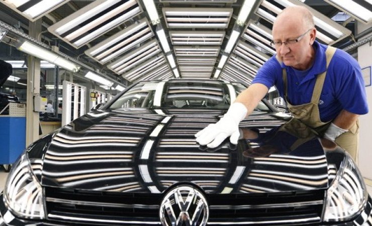 Volkswagen sticks to its sales growth forecast