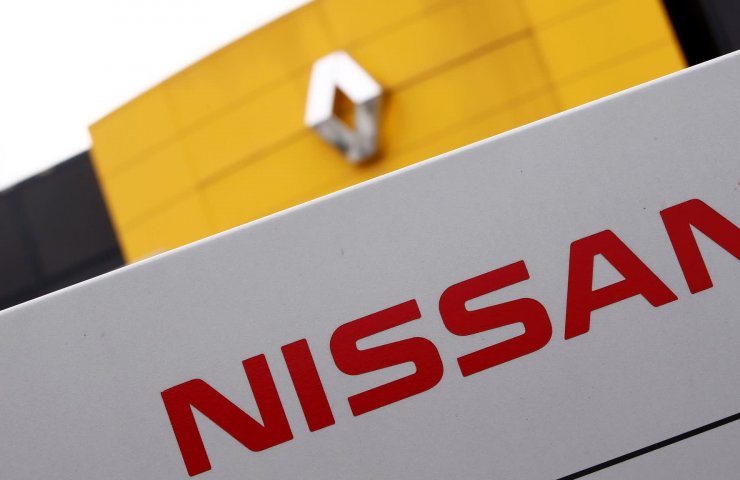 Франція згодна скоротити свою частку в Renault, щоб підтримати угоду з Nissan