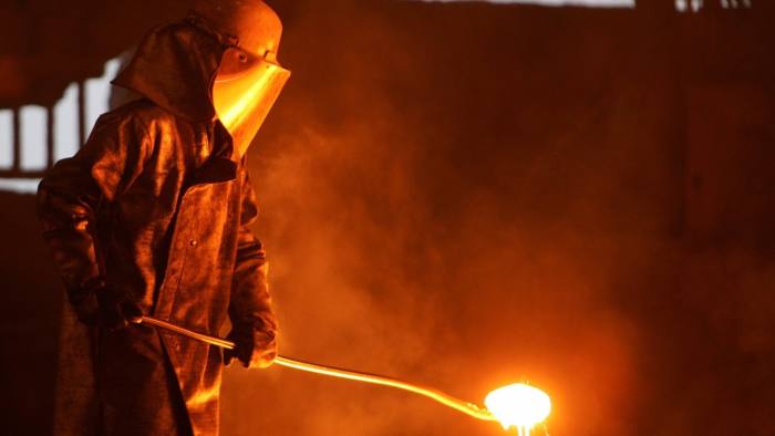 Chinese metallurgists have sharply increased the average daily steel production