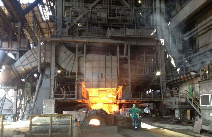 Китай планує посилити контроль викидів на сталеливарних заводах