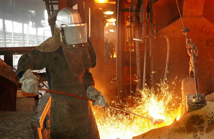 World steel production continues to grow at the expense of China