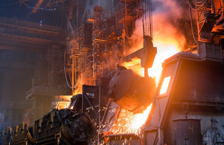 Steel production in China fell to six-month low in September