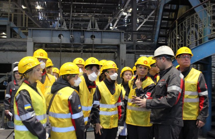 A delegation of schoolchildren from Germany visited the Ilyich plant in Mariupol