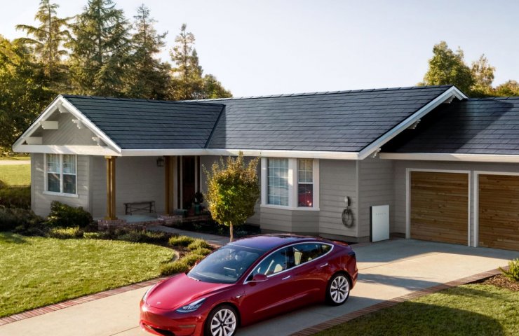 Компанія Ілона Маска озвучила ціну нової «сонячної даху» із загартованого скла