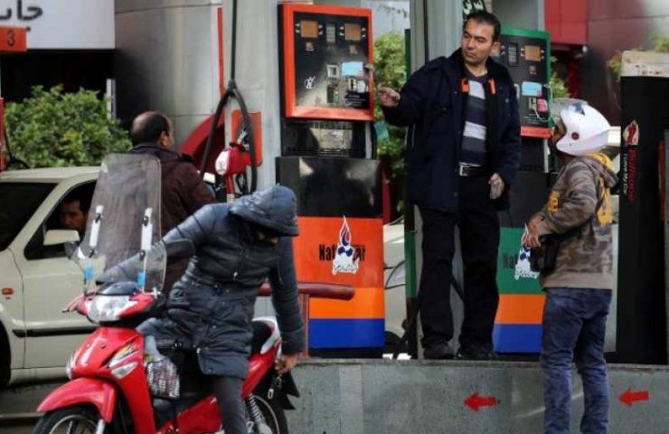 Рост цен на бензин вызвал массовые протесты в Иране