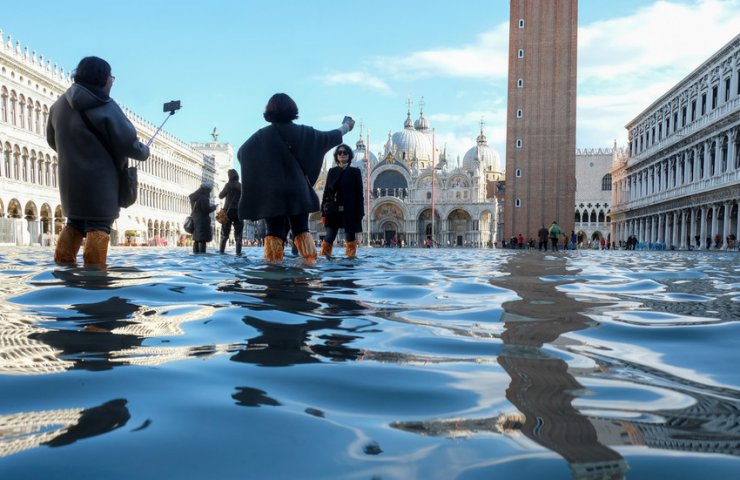 Повінь у Венеції може закінчитися найбільшим корупційним скандалом