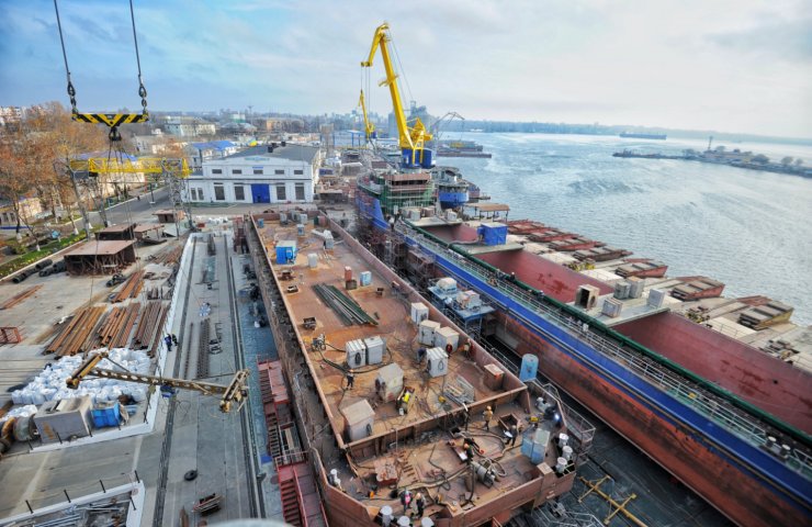 Five ships are being built at the NIBULON shipyard