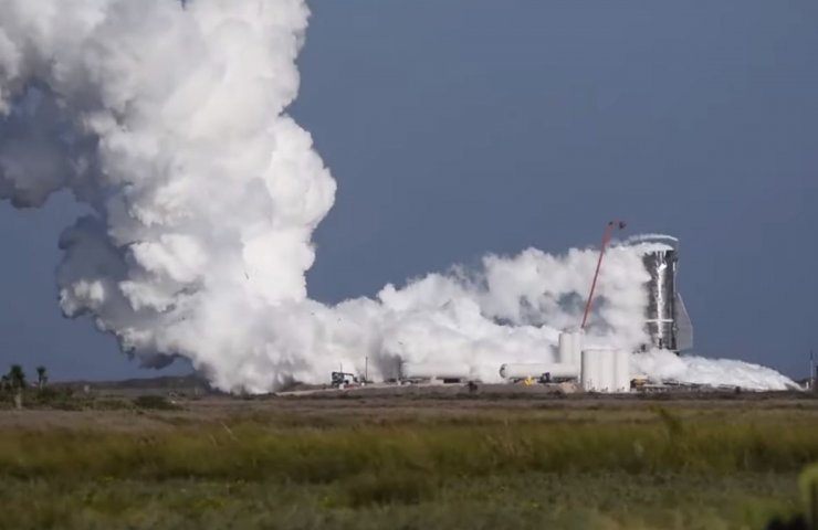 Ракета з нержавійки, побудована Илоном Маском, вибухнула під час заправки паливом (Відео)