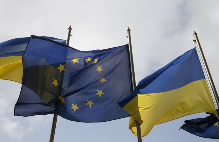 Венецианская комиссия рекомендовала Украине защитить русский и изменить языковой закон