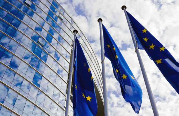 The European Commission will develop underdeveloped market of crowdfunding in the EU