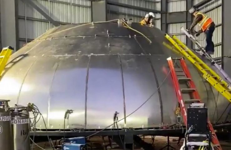 SpaceX заканчивает сборку нержавеющего купола звездолета Starship