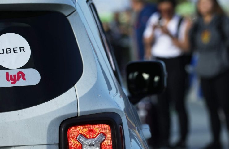 Uber подала позов проти штату Каліфорнія, звинувативши його в порушенні конституційних прав водіїв