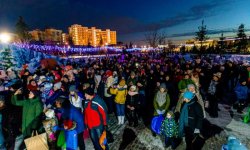 У Верхній Пышме «запалала» мідна ялинка