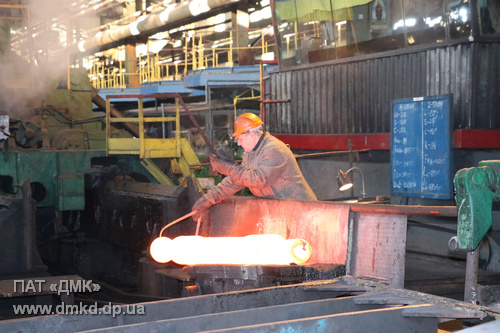 PJSC "Dnieper metallurgical plant" fulfilled the monthly production program axles for 10 days