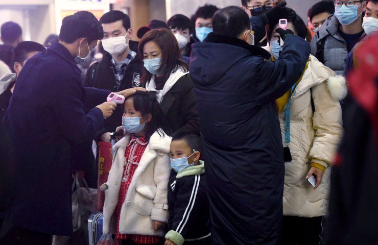 В Китае запретили все массовые мероприятия на Новый год из-за эпидемии загадочного короновируса