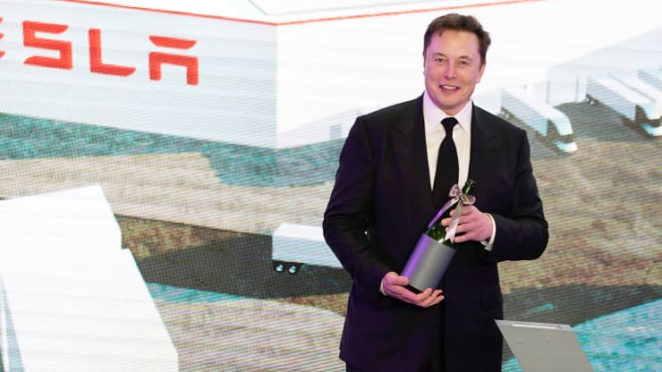 Tesla проведет допэмиссию акций на два миллиарда долларов