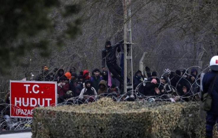 ООН: К границе Турции и Греции стягиваются десятки тысяч сирийских беженцев