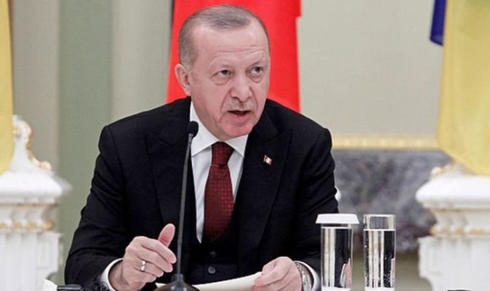 Президент Туреччини Реджеп Тайіп Ердоган пообіцяв «мільйони» мігрантів для Євросоюзу