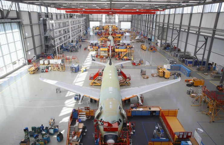 Airbus приостановит производство во Франции и Испании