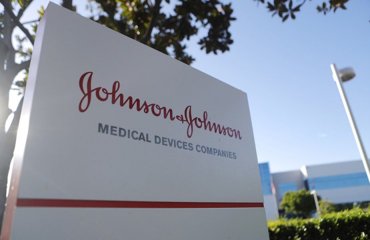 Johnson & Johnson начнет тестировать вакцину от коронавируса на людях не раньше сентября