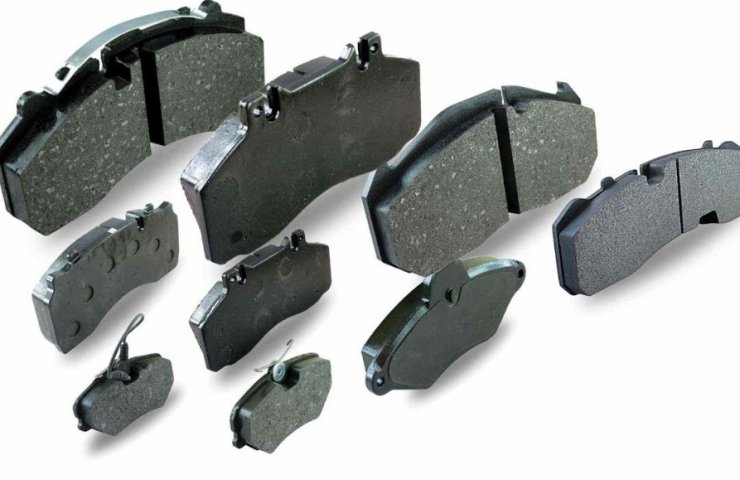 Independent selection of brake pads