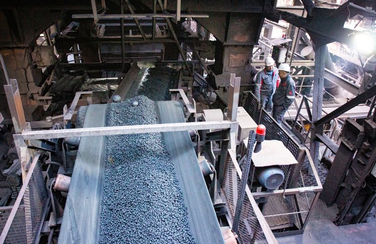 В марте заработная плата на предприятиях черной металлургии Украины выросла на 22%