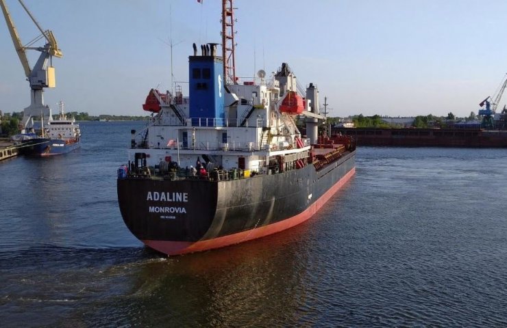 The cargo terminal at the Kherson shipyard had the opportunity to serve vessels with a draft up to 7 meters