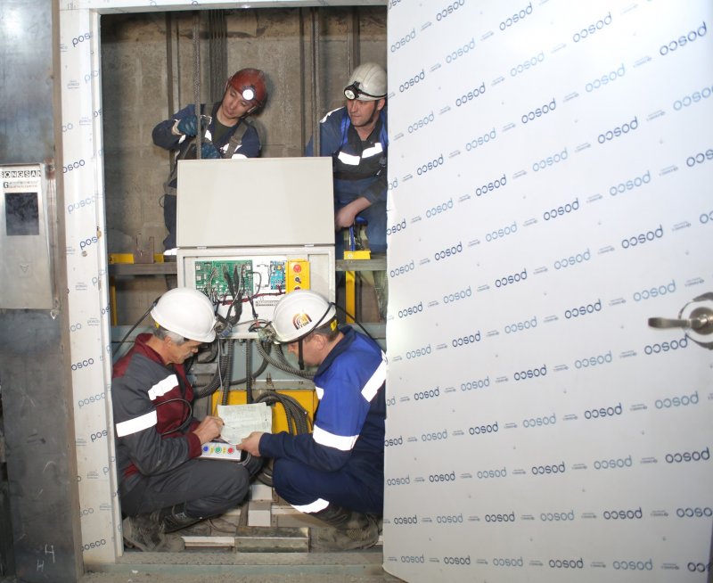 Шахтобудівники Гайского Гзк завершують будівництво чергового підземного ліфта