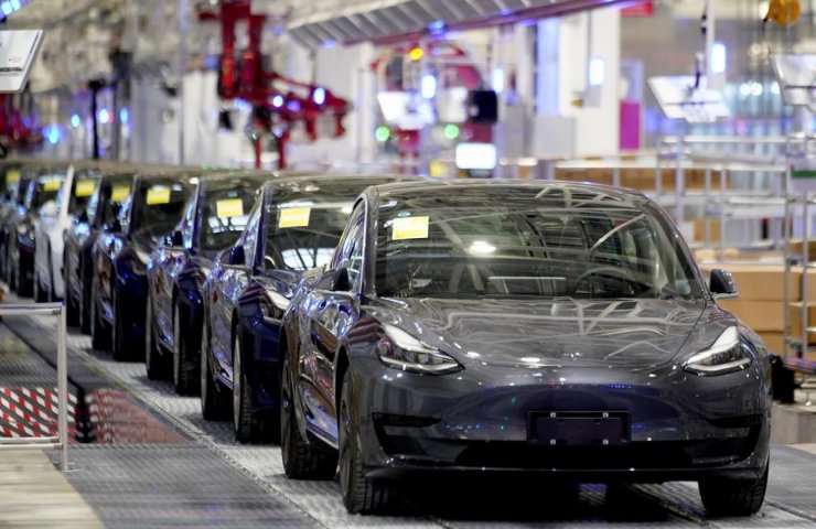 Tesla знижує ціни Model 3 китайського виробництва на 10%, щоб отримати субсидії від Пекіна