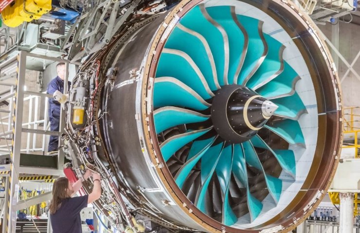 Компанія Rolls-Royce оголосила про масові звільнення через пандемію Covid-19