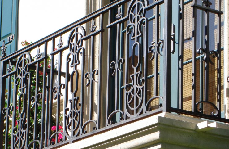 Замовлення кованих перил на балкон