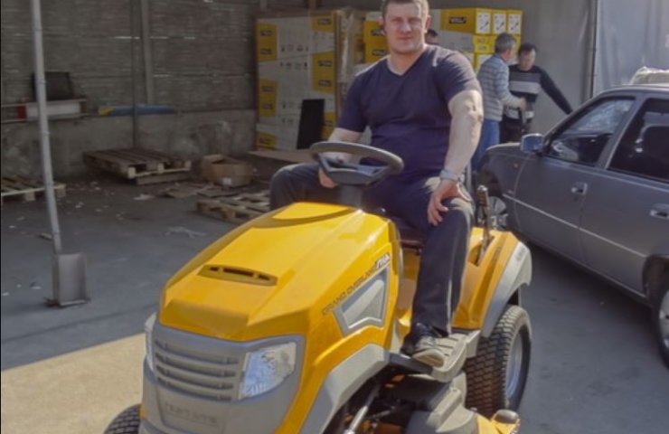 Трактори-газонокосарки від офіційного дистриб'ютора в Україні