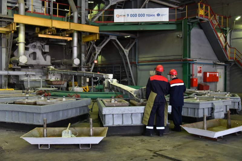 Челябинский цинковый завод вновь стал миллионером - завод выплавил 9-миллионную тонну цинка