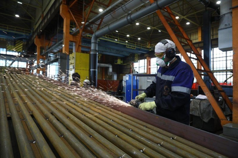 Производство сплавов цветных металлов завершает изготовление гигантского кессона для шахтной печи