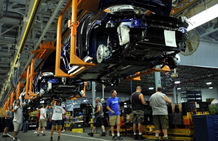 Ford вирішив звільнить 1400 штатних співробітників в США