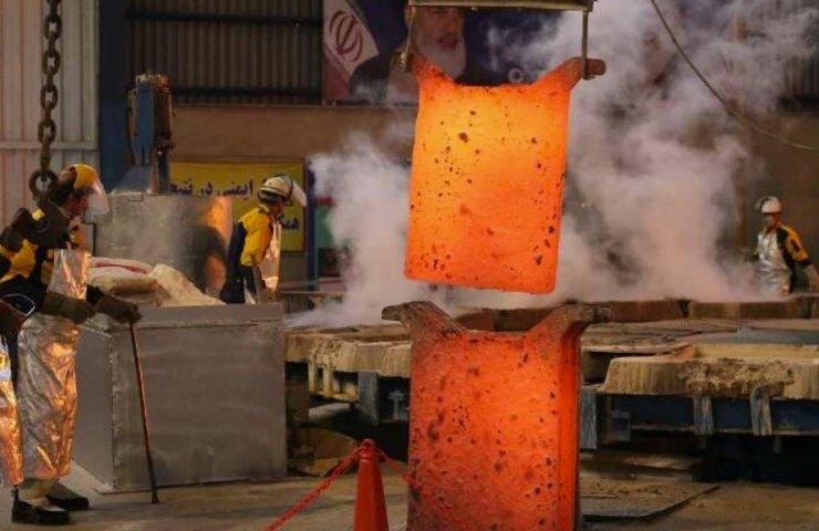 Виробництво сталі в Ірані зросла на 11,3% незважаючи на американські санкції і COVID