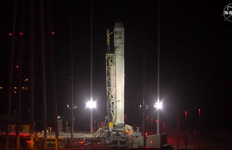 Ракета носитель «Антарес» везет на МКС новый туалет для экипажа