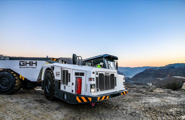 All on the shoulder: New 45-ton mine dump truck from GHH Group now in Russia