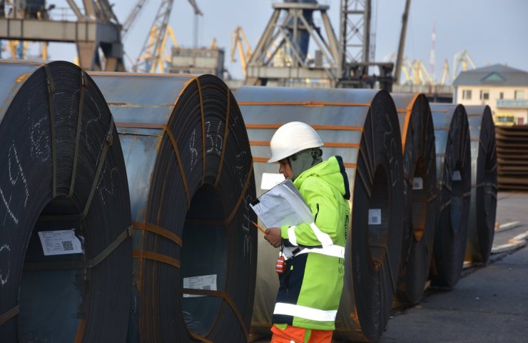 Мариупольский морской торговый порт удвоил перевалку черных металлов