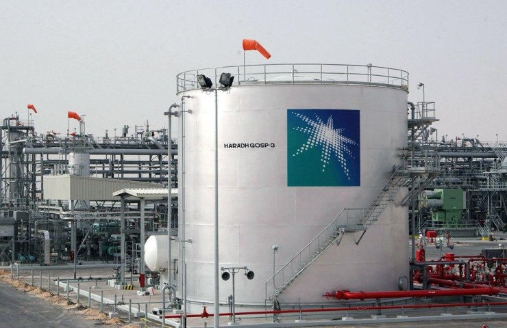 Найбільша в світі нафтова компанія Saudi Aramco змушена позичати гроші для виплати дивідендів