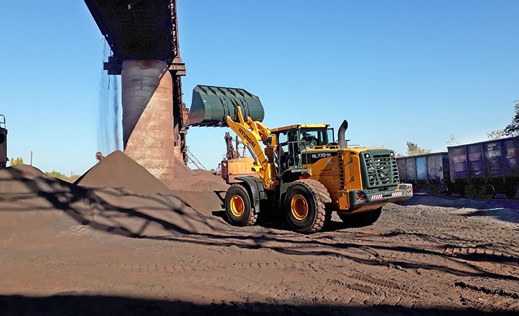 Криворізький залізорудний комбінат оновлює парк навантажувачів