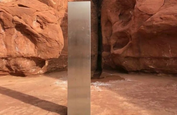 Тайна загадочного исчезновения металлического монолита в пустыне США раскрыта