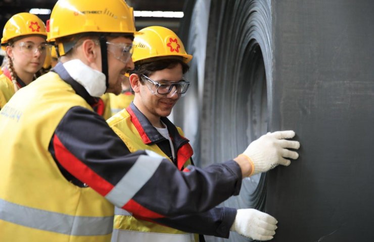 Маріупольський завод імені Ілліча випустив перші 20 тис. Тонн оцинковки європейської якості