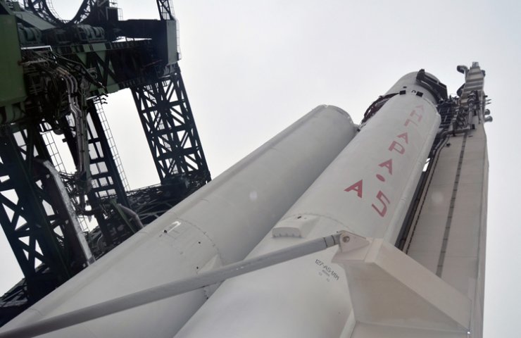 Росія запустила екологічно чисту космічну ракету «Ангара-5»