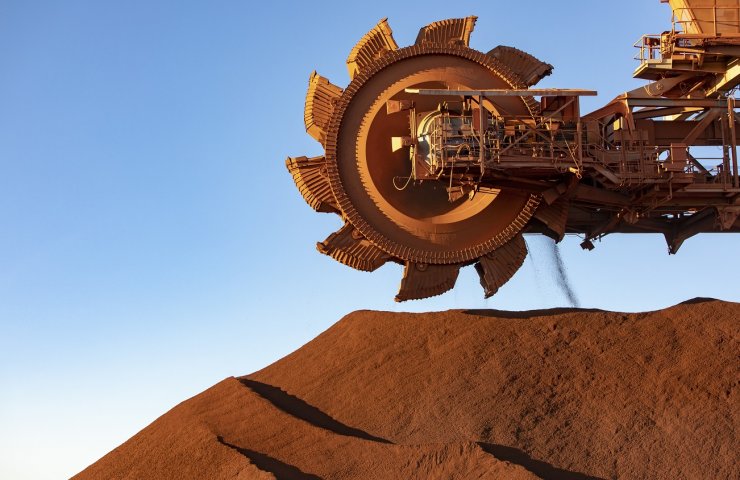 Iron ore rises to nine-year highs