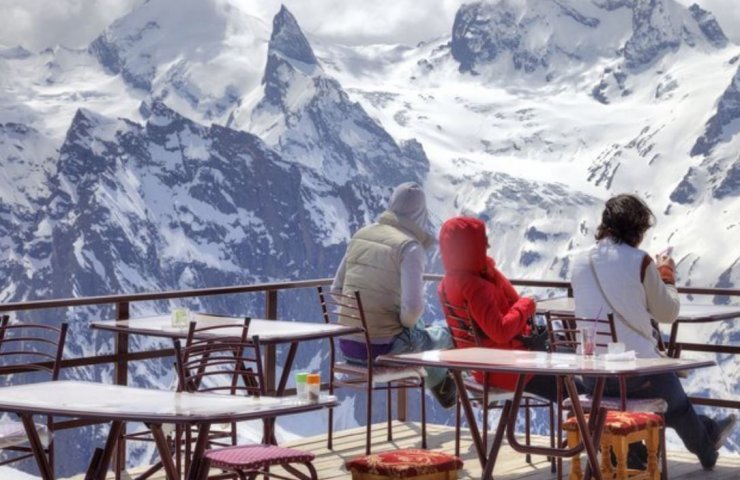 Справжня казка: чому Домбай - відмінний варіант зимового відпочинку