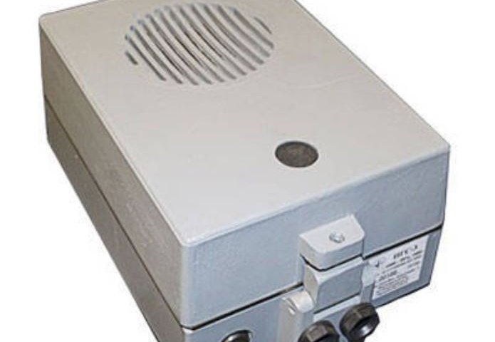 Устройство для громкоговорящей связи