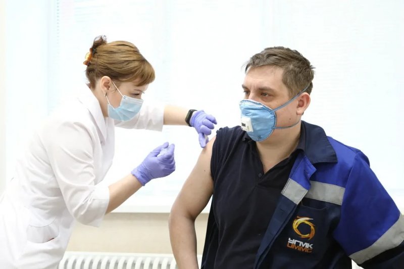 В УГМК началась массовая вакцинация работников