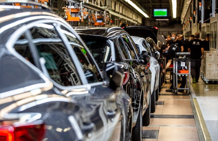 Дефіцит чіпів скоротить світове виробництво автомобілів на 670 000 штук в першому кварталі
